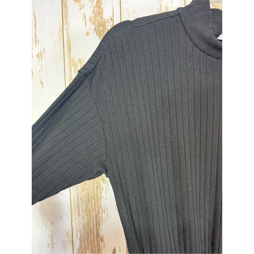 Old Navy, Black Ribbed Long Sleeve Midi Dress w/pockets. Size Small. - Picture 3 of 7